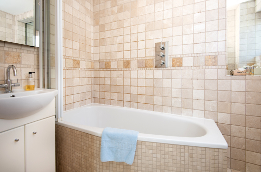 En-suite, Boatman's Cottage, Newton Holiday Cottages, Northumberland En-suite